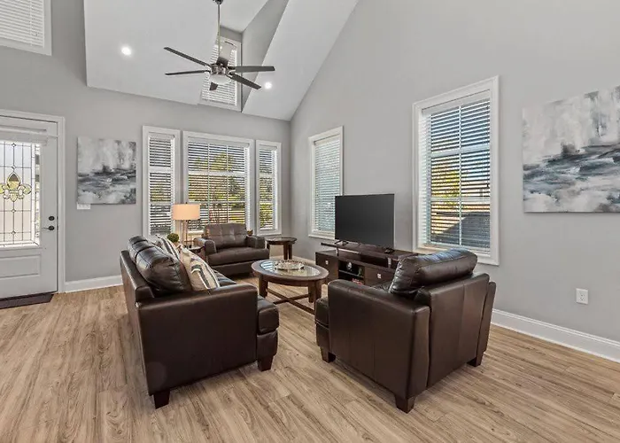Luxury 2 Bedroom Townhouse #6