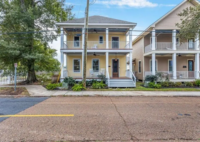 Downtown 3 Bedroom Townhouse
