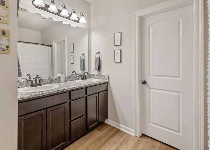 2 Bedroom Home In Lake Charles